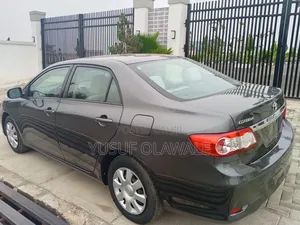 Toyota Corolla LE 4dr Sedan (1.8L 4cyl 4A) 2011 Gray