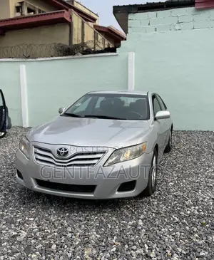 Toyota Camry LE 4dr Sedan (2.5L 4cyl 6A) 2011 Gray