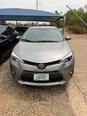 Toyota Corolla LE 4dr Sedan (1.8L 4cyl CVT) 2014 Gray
