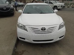 Toyota Camry SE 4dr Sedan (2.4L 4cyl 5A) 2009 White