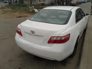 Toyota Camry SE 4dr Sedan (2.4L 4cyl 5A) 2009 White