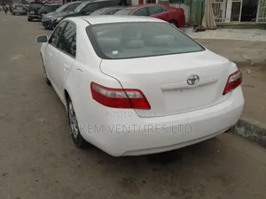 Toyota Camry SE 4dr Sedan (2.4L 4cyl 5A) 2009 White