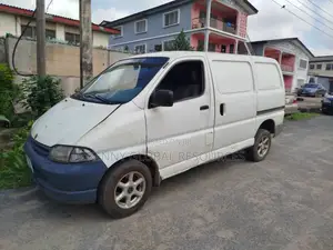 Toyota HiAce 1996 White