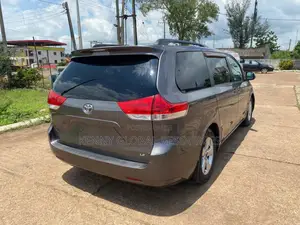 Toyota Sienna 2012 Gray