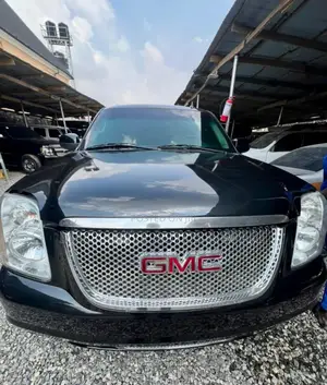 GMC Yukon Denali 2013 Black