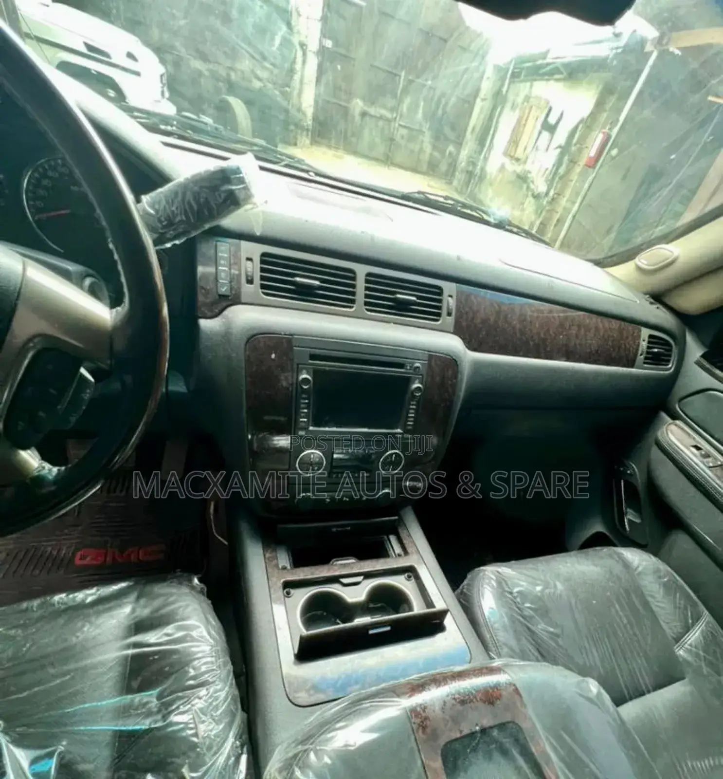 GMC Yukon Denali 2013 Black