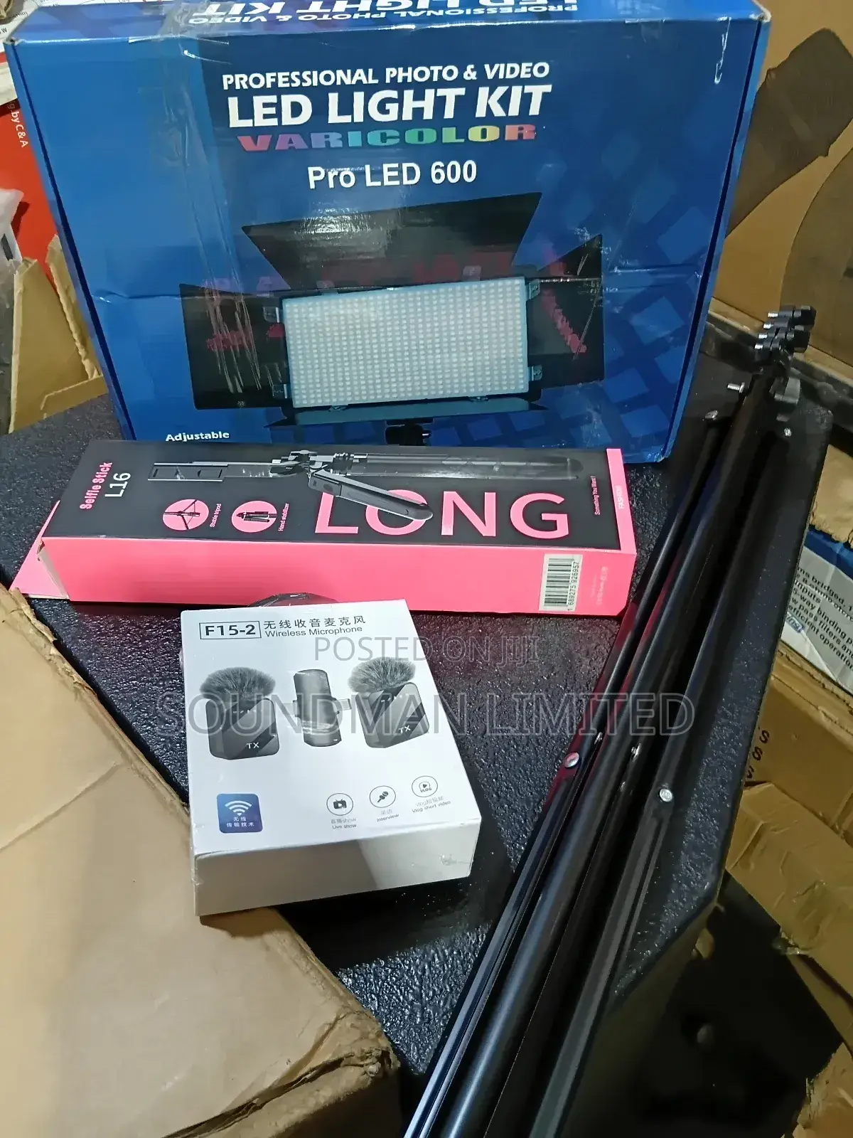Complete Content Creation Vlog Kit Tripod Selfie-Stick , Mic Led Light