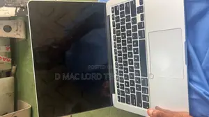 Laptop Apple MacBook Pro 2015 8GB Intel Core i5 SSD 256GB