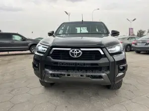 New Toyota Hilux 2024 Black