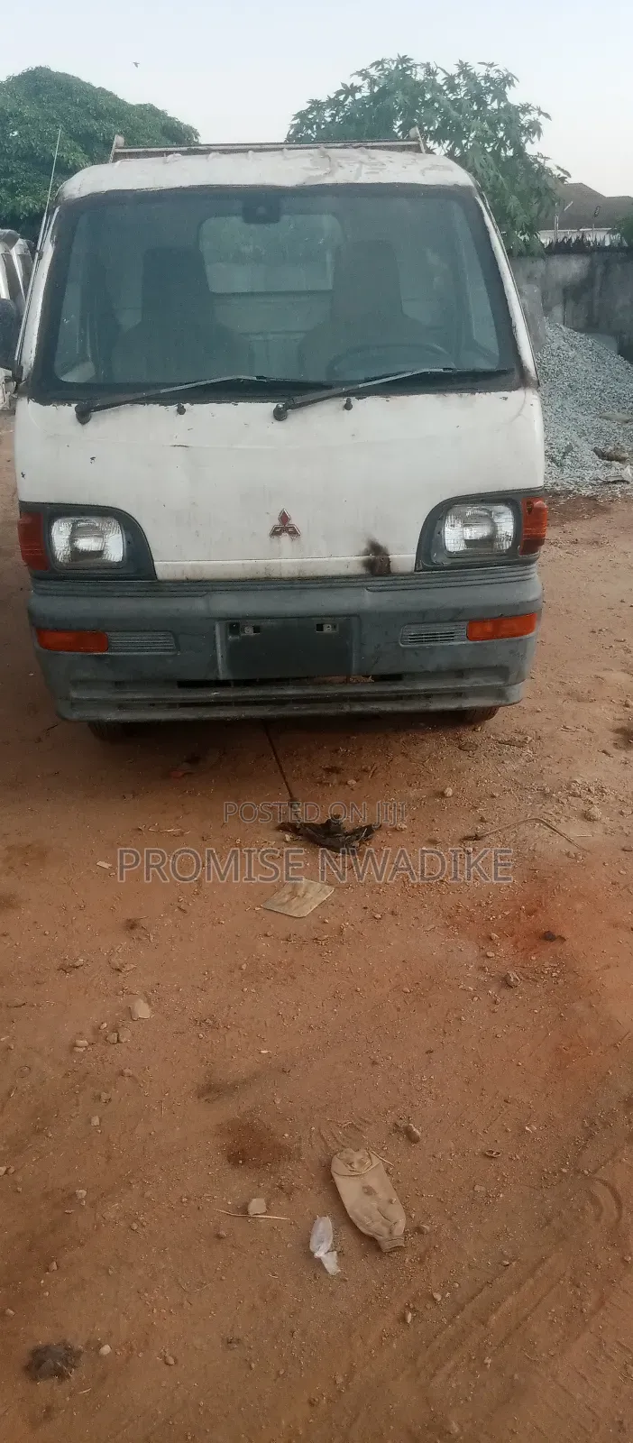Mitsubishi Fuso Rosa 1990 White