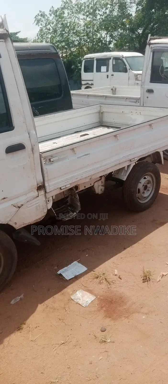 Mitsubishi Fuso Rosa 1990 White