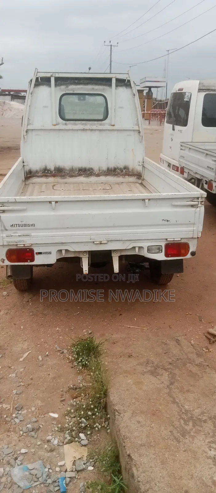 Mitsubishi Fuso Rosa 1990 White