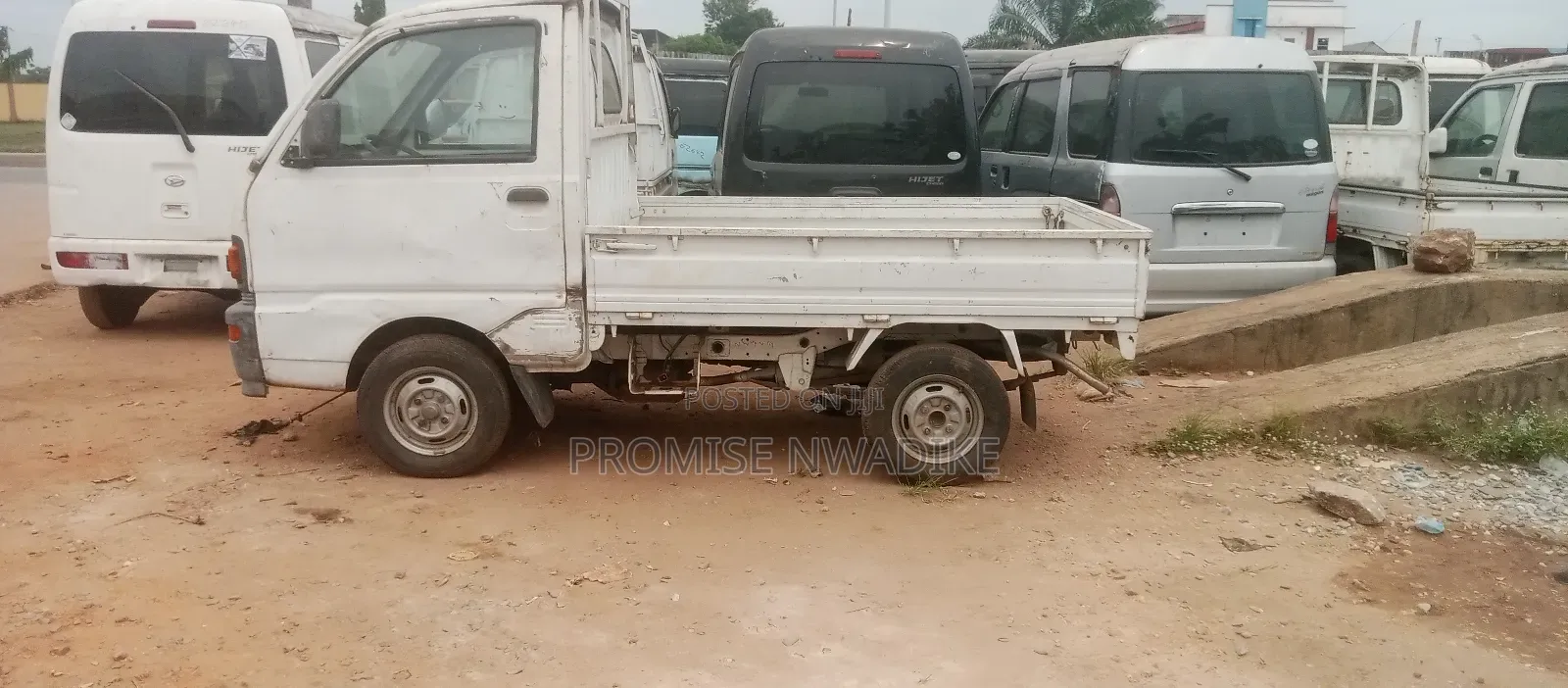 Mitsubishi Fuso Rosa 1990 White