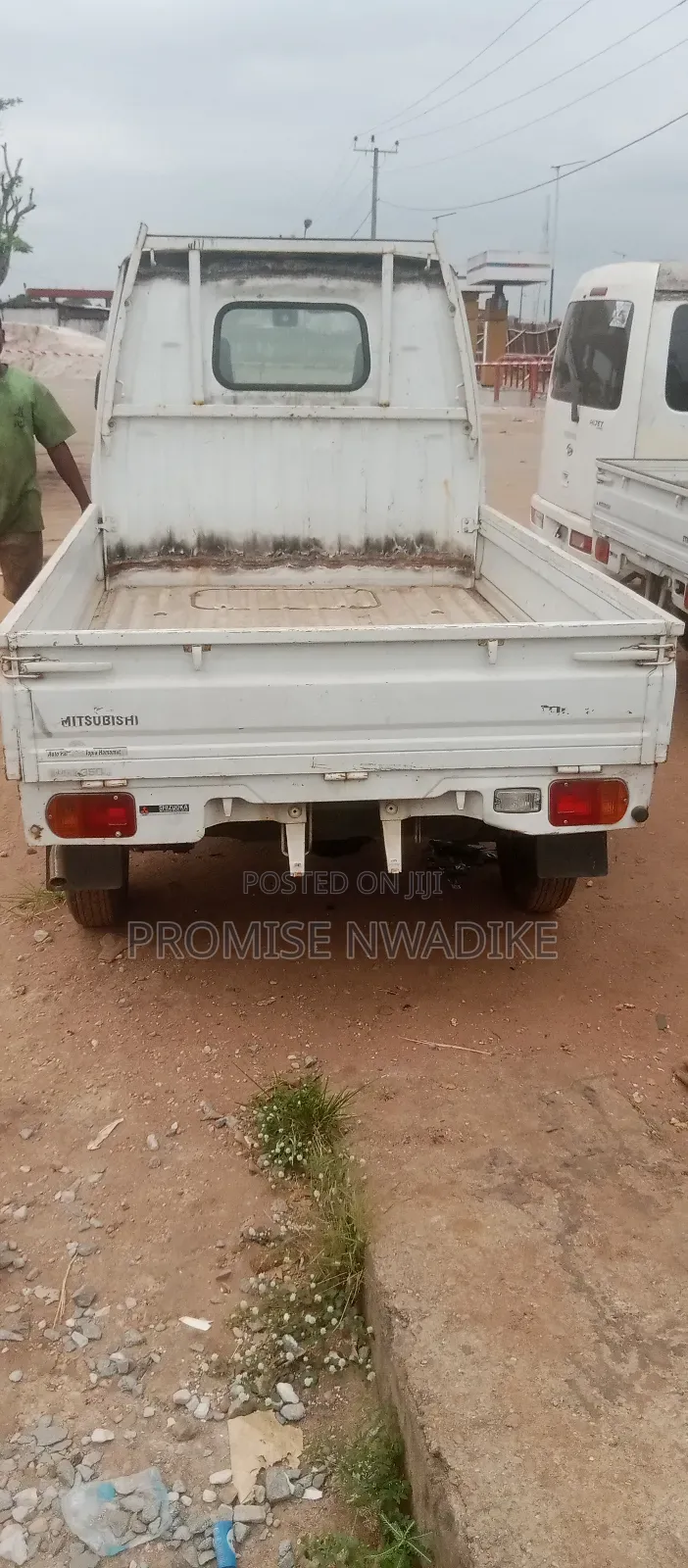 Mitsubishi Fuso Rosa 1990 White