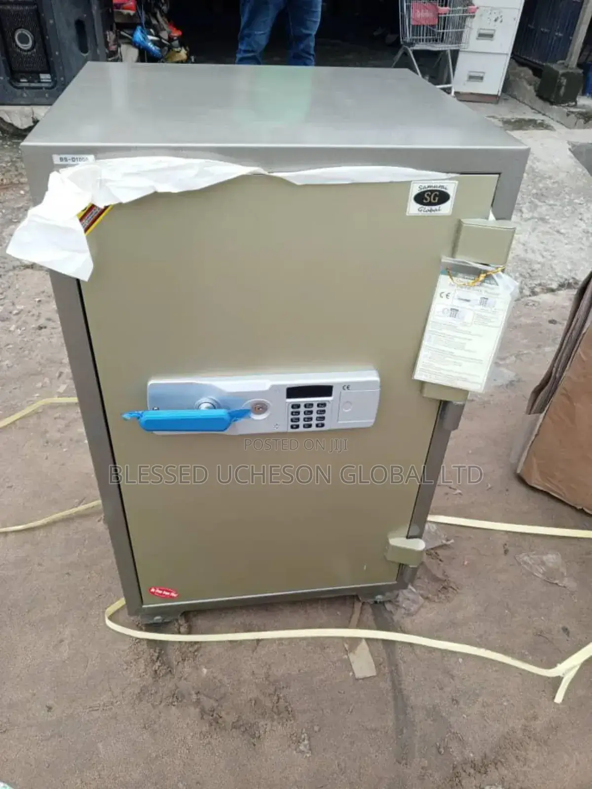 Freestanding Digital Fireproof Safe: Model 1000