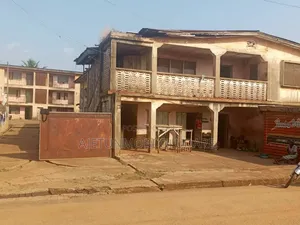 16bdrm Block of Flats in Isinkan Arakale Road for sale