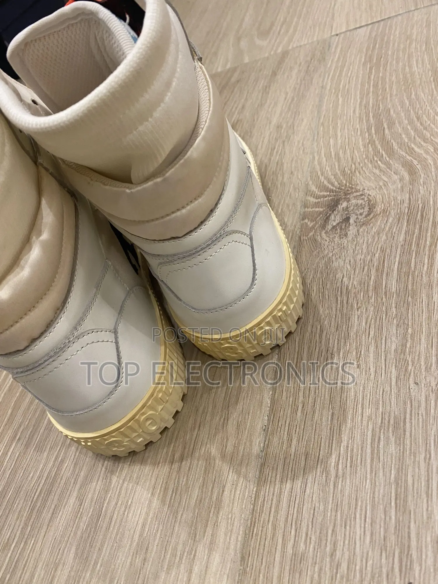High Quality Off White Sneakers