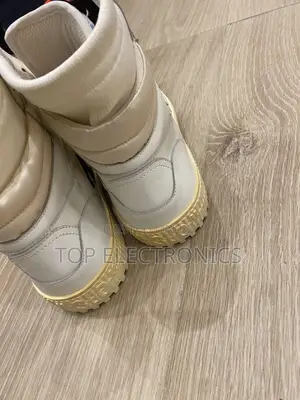 High Quality Off White Sneakers