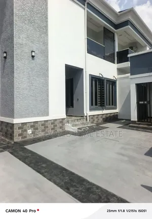 3bdrm Apartment in Kolapo Ishola Gra, Rind Road for rent