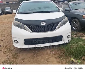 Toyota Sienna 2018 White