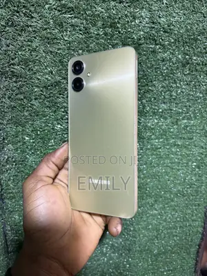 Samsung Galaxy A06 128 GB Gold