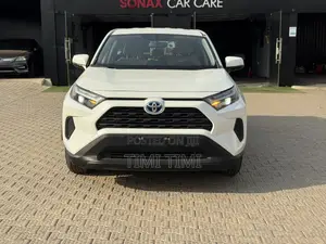 Toyota RAV4 Limited 2021 White