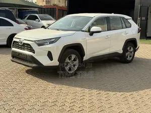 Toyota RAV4 Limited 2021 White