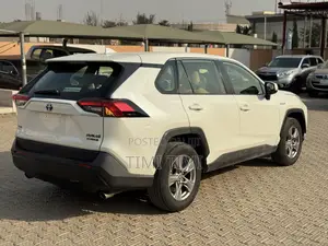 Toyota RAV4 Limited 2021 White