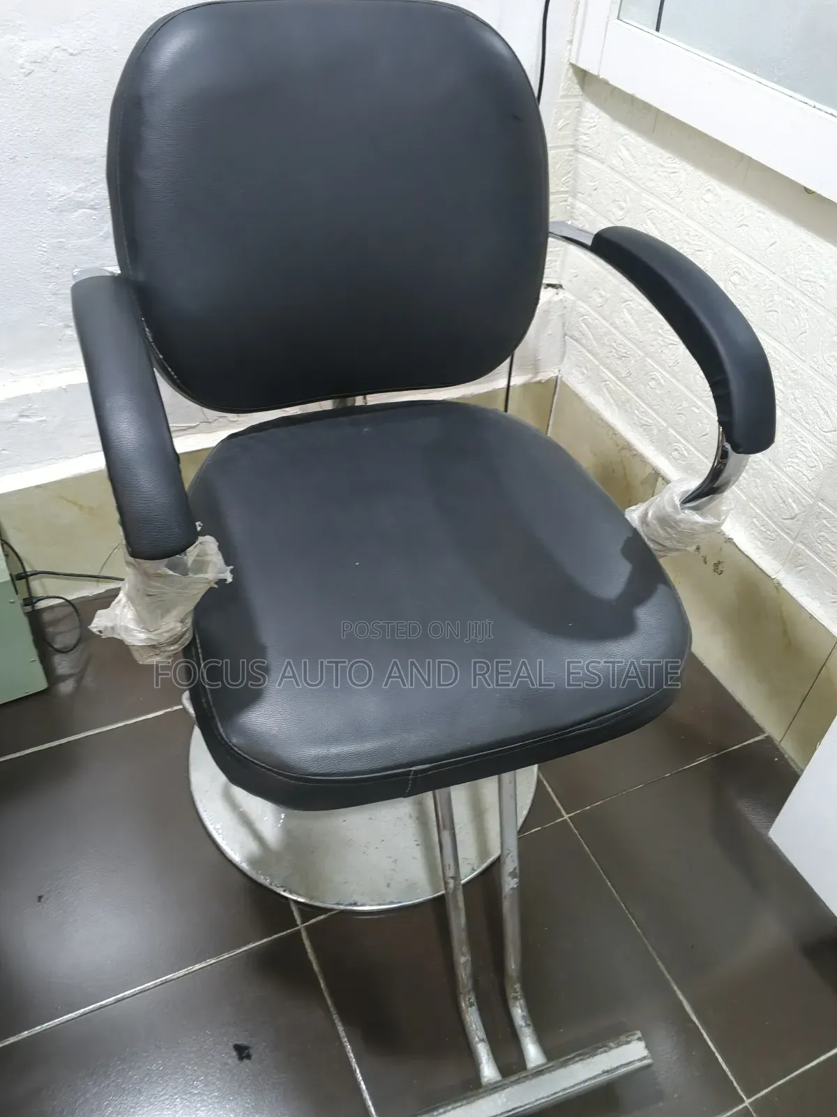 Salon Chair