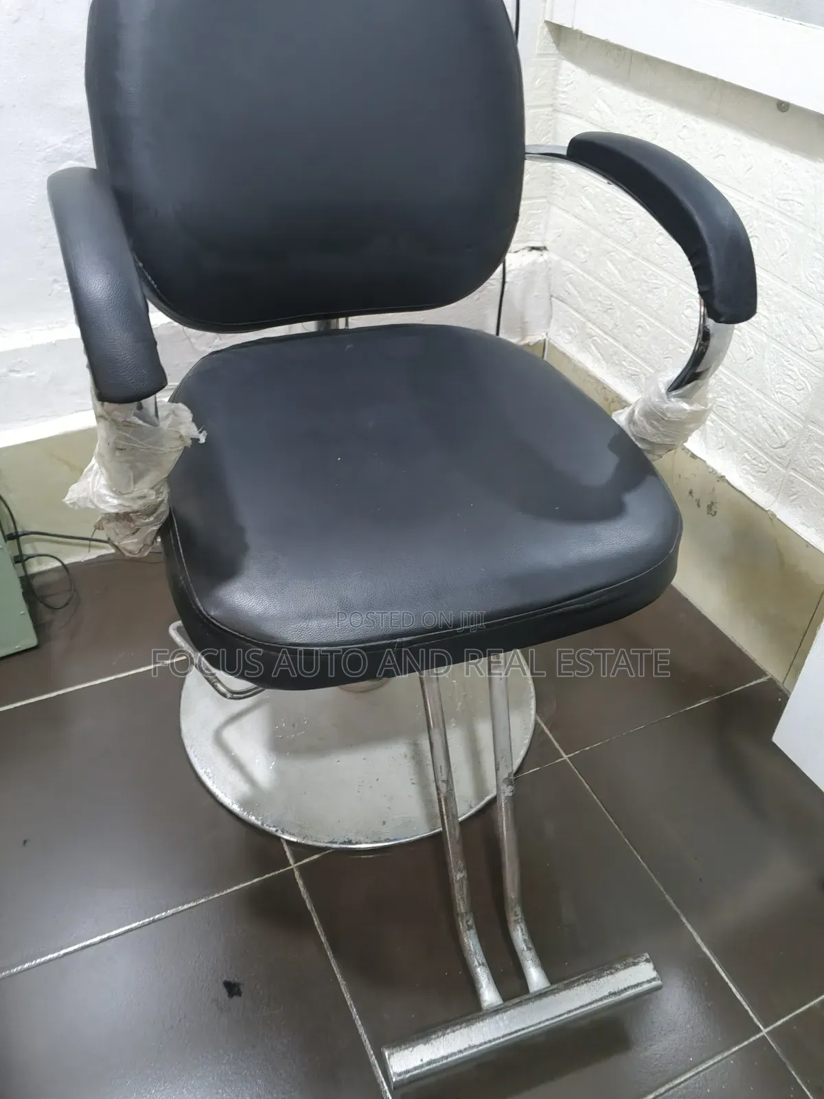 Salon Chair