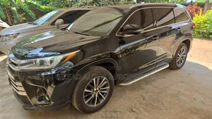 Toyota Highlander XLE 2019 Black