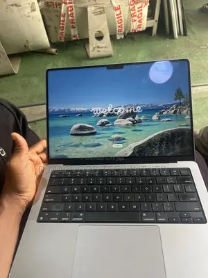 Laptop Apple MacBook Pro 2021 M1 16GB Apple M1 Pro SSD 512GB