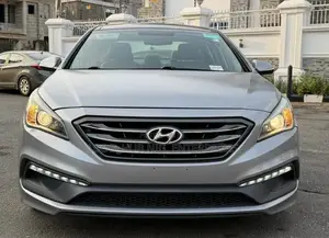 Hyundai Sonata Limited 4dr Sedan (2.4L 4cyl 6A) 2015 Silver