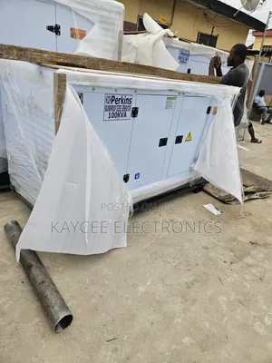 Industrial 100kva Diesel Soundproof Generator for Business Use