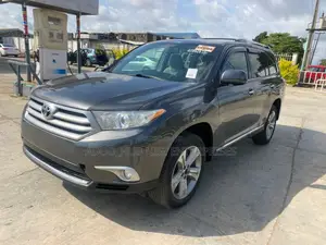 Toyota Highlander Limited 3.5l 4WD 2013 Gray