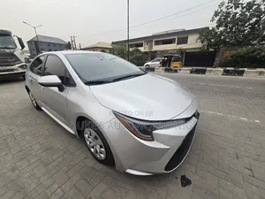 Toyota Corolla LE 2021 Silver