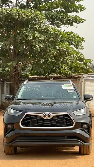 Toyota Highlander XLE 2022 Black