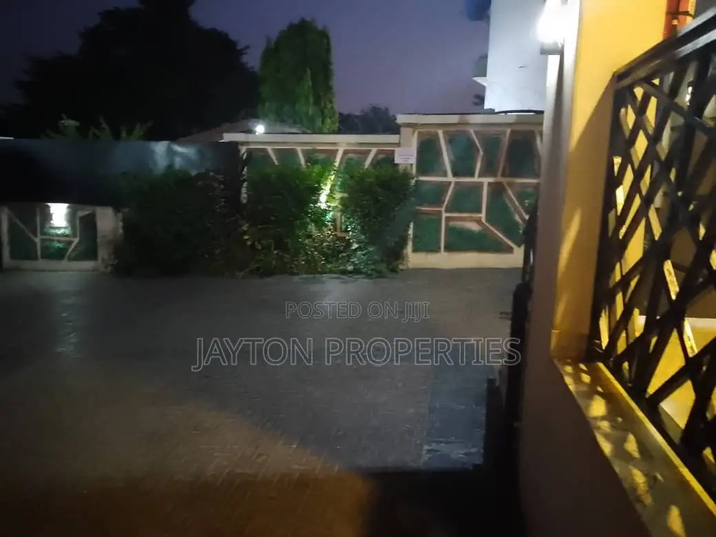 3 Bedroom Apartments