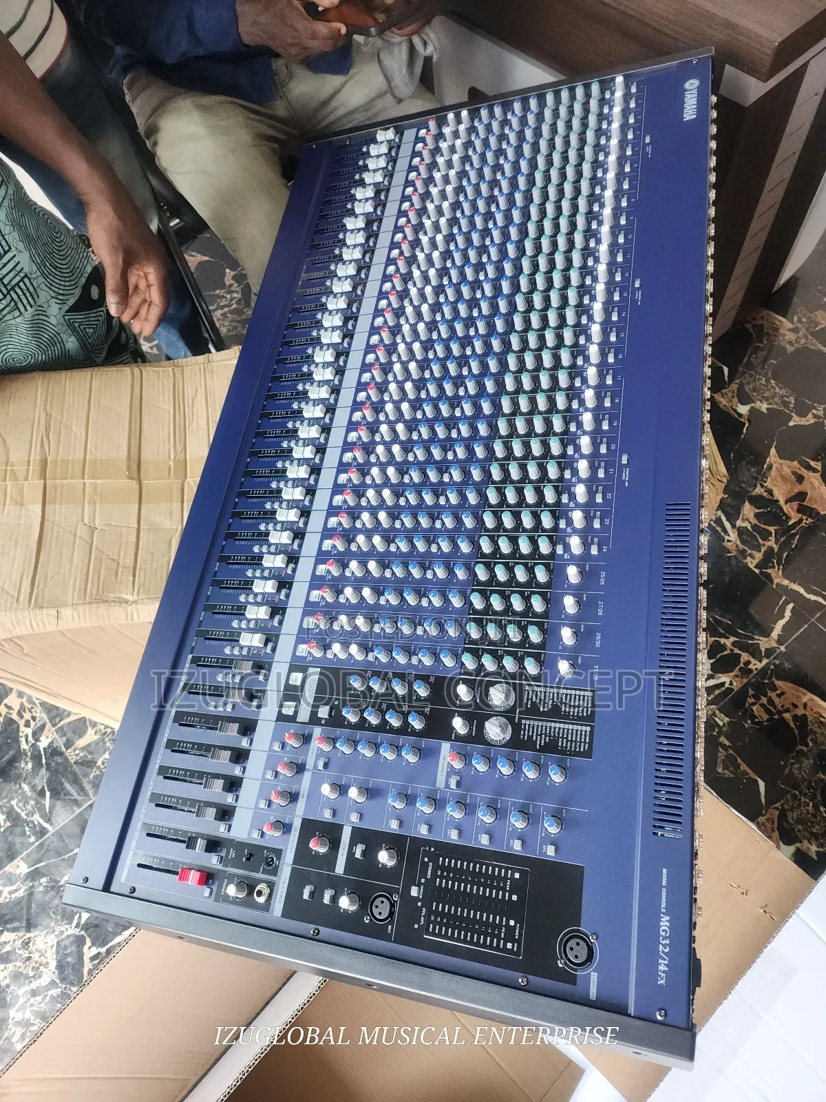 Yamaha Effect Compressor Mixing Console 32 Channel
