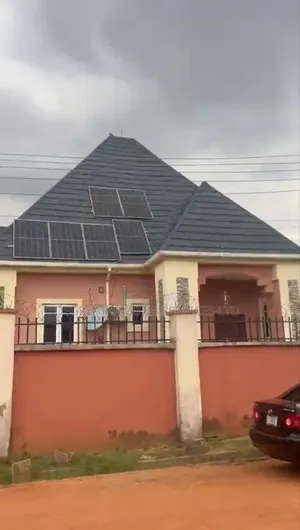 3bdrm Bungalow in Ngozika Estate, Awka for sale