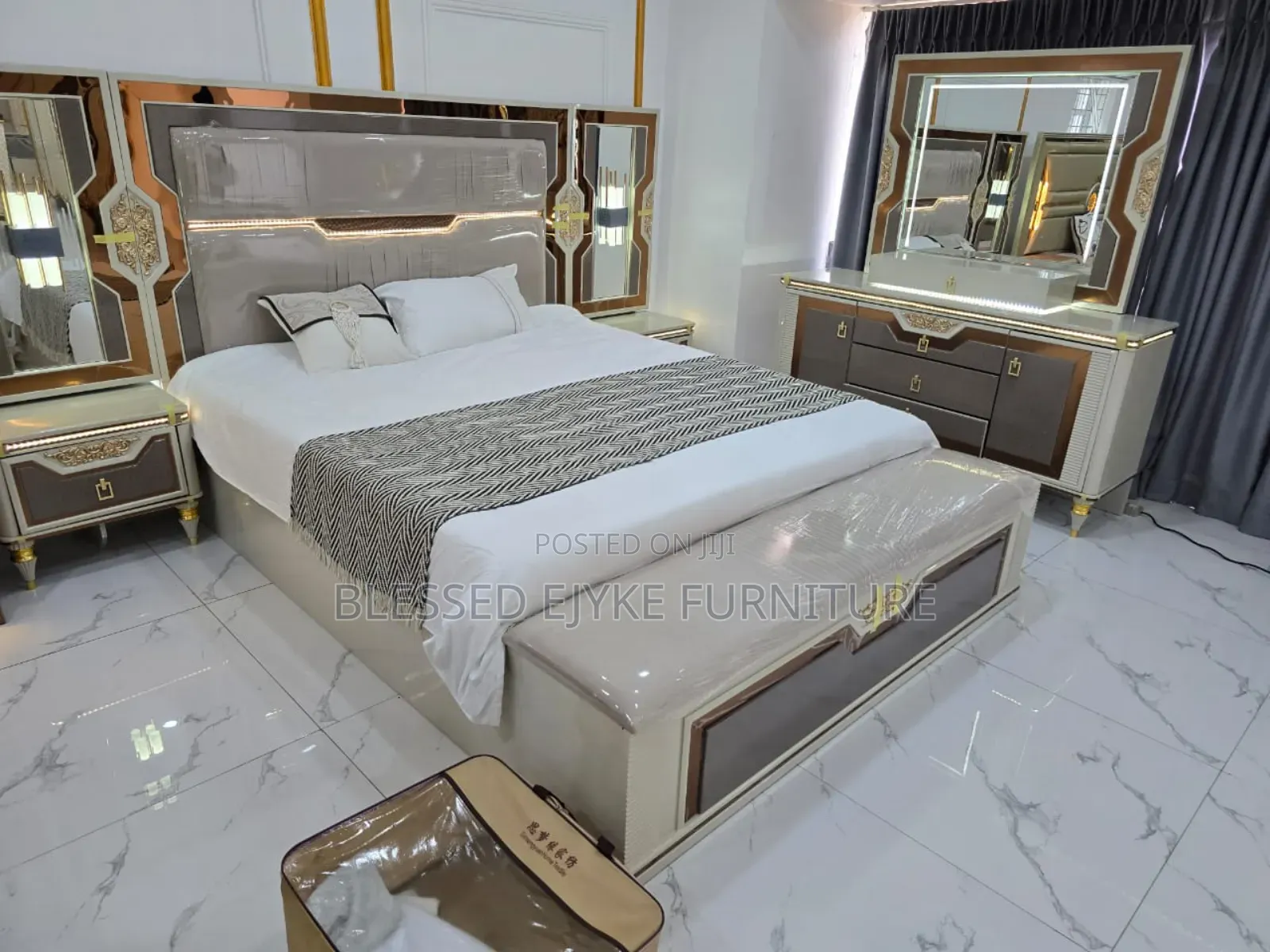 Luxury Set Foreign Bed