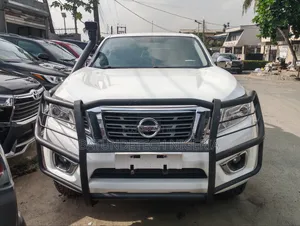 Nissan Navara 2019 Silver