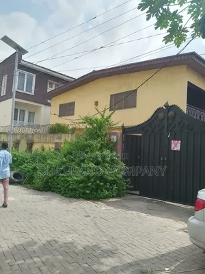 8bdrm Duplex in Opebi for sale