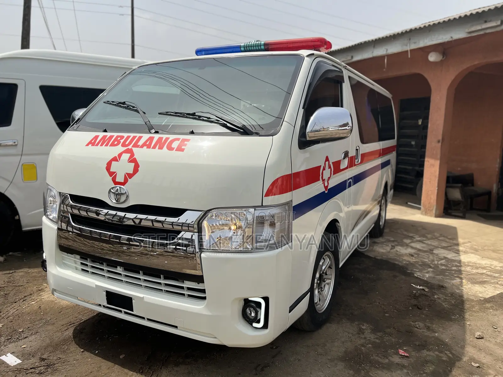 Toyota HiAce 2012 White