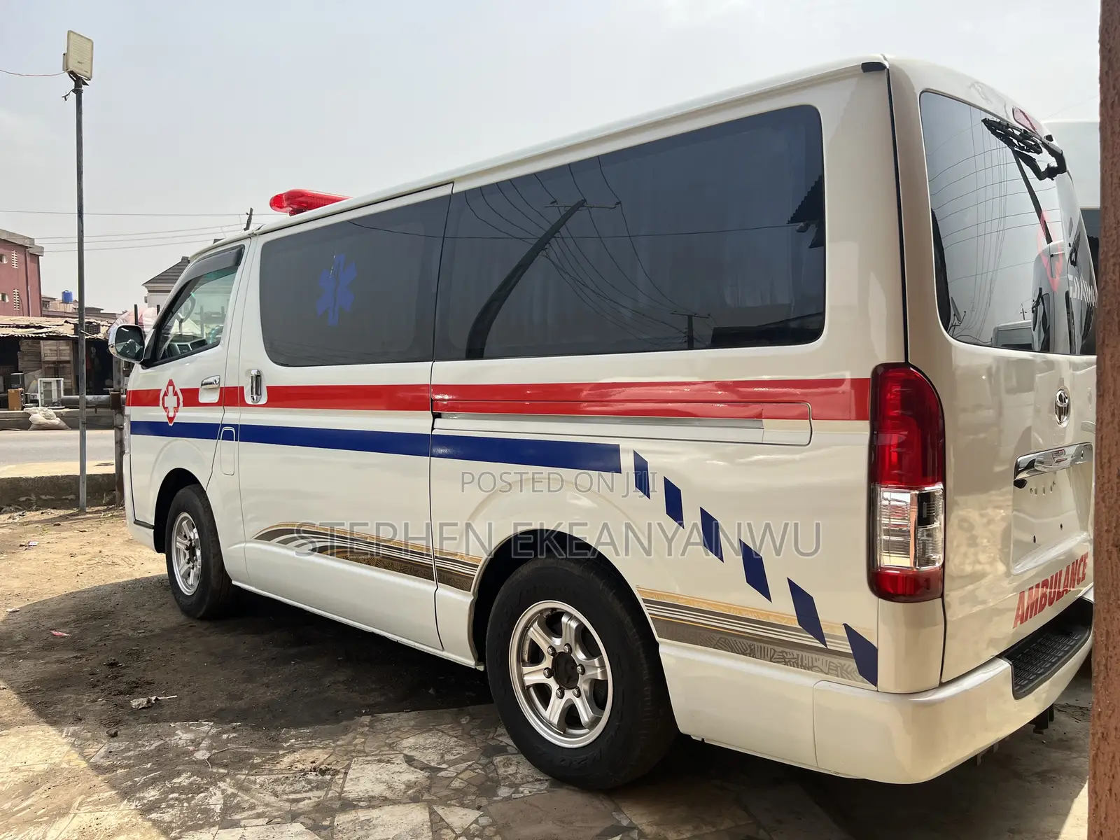 Toyota HiAce 2012 White