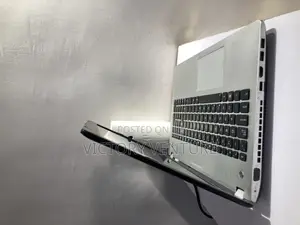 Laptop Asus 8GB Intel Core i7 HDD 320GB