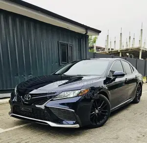Toyota Camry XSE 2021 Blue