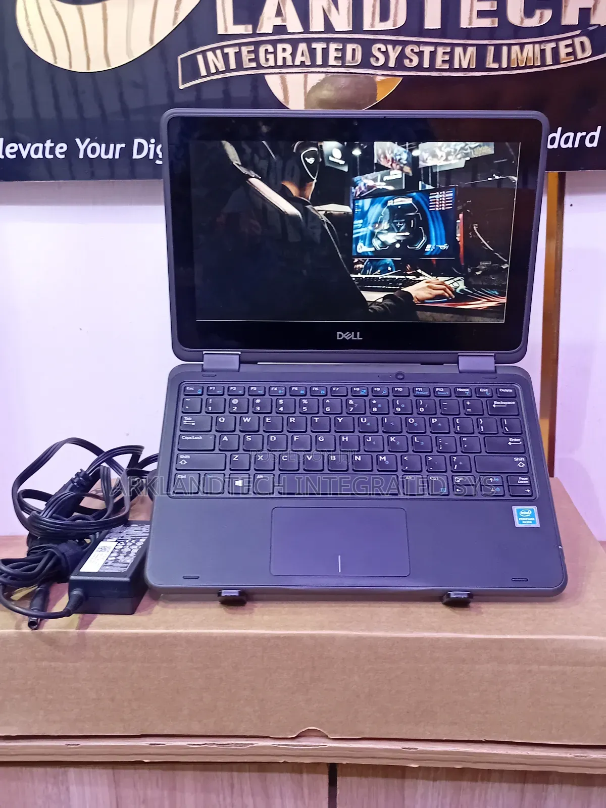 Laptop Dell Latitude 2100 8GB Intel Pentium SSD 128GB
