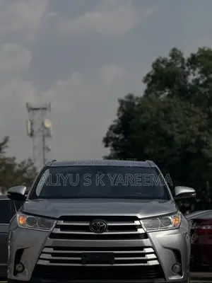 Toyota Highlander XLE 2019 Silver