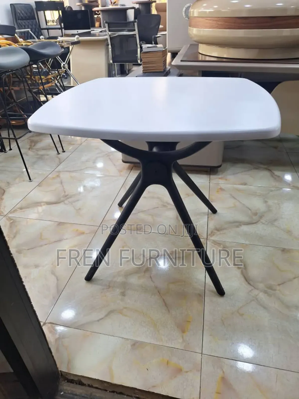 Restaurants Table Available